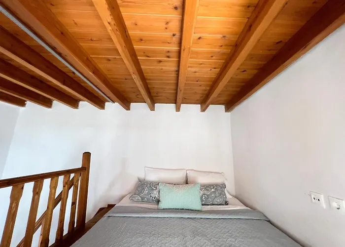 Ambela House Soroni
