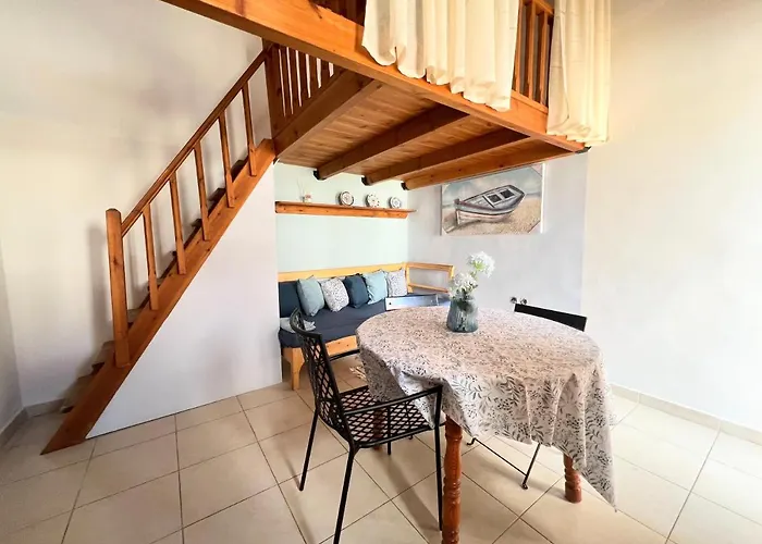 Ambela House Soroni